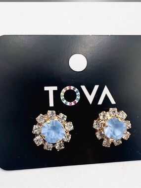 TOVA Daisy Stud Earrings Light Sapphire Matt